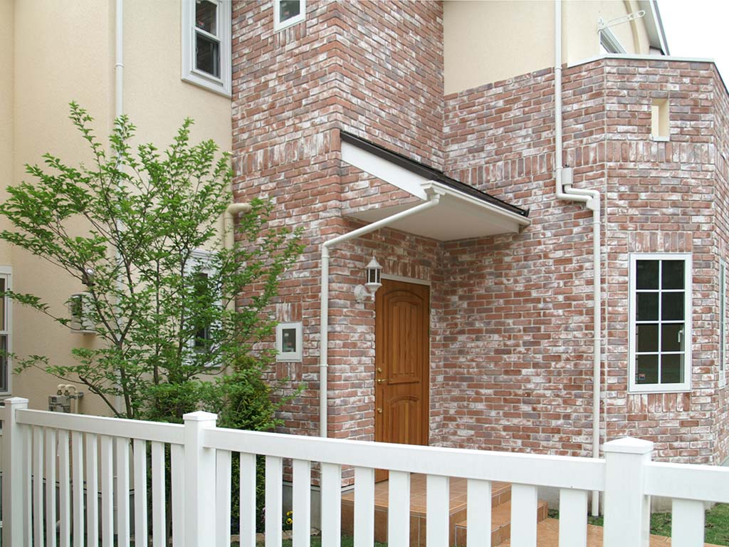 レンガ調の家 分譲住宅ファサード