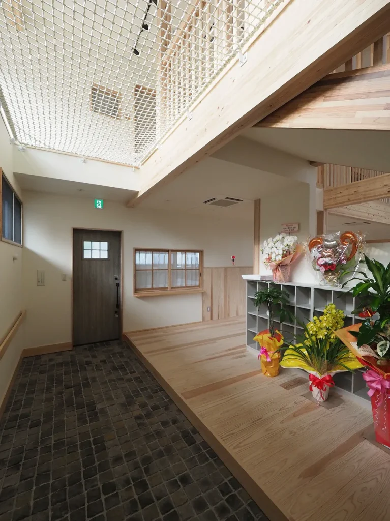 フロアータイル 床タイルCAN’FLOOR「キュービック(CUB)」 内外装事例