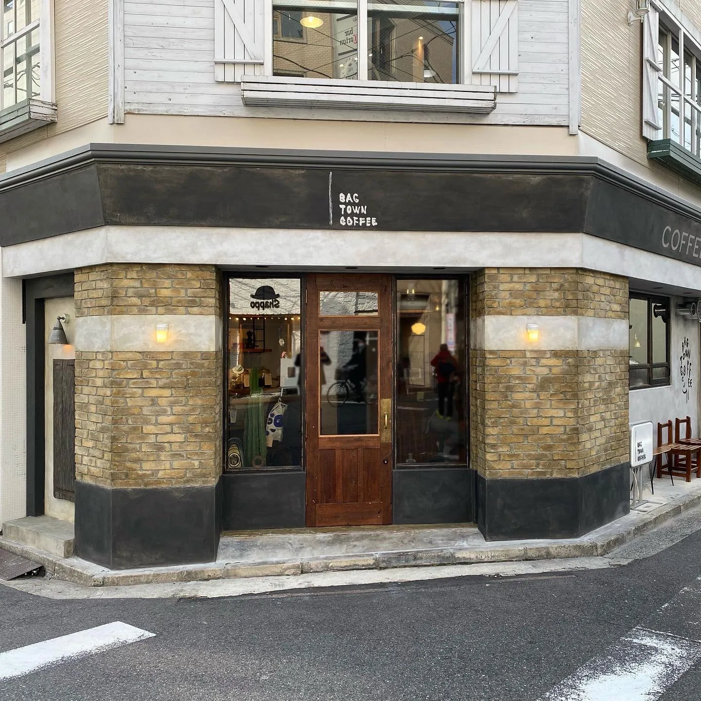 ファサードデザイン・内装 ブリックタイルCAN’BRICK「ケンブリッジ(CB-5)」 自家焙煎 珈琲店 